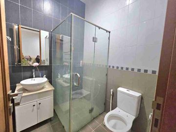 rumah 2 lantai siap huni, bebas banjir, semi furnished di pinang perak, pondok pinang, kebayoran lama, jakarta selatan