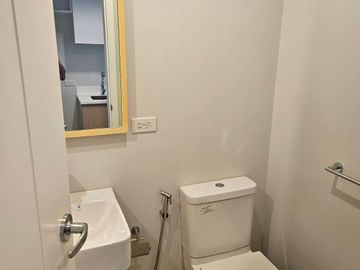 FOR RENT: Semi-Furnished Studio 27sqm The Arton by Rockwell in Katipunan QC