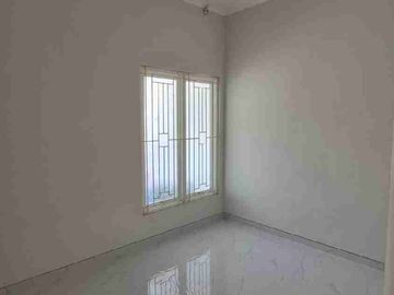 RUMAH FULL RENOVASI MURAH DI PERUMAHAN GRAND SEMANGGI RESIDANCE KEC BARUK RUNGKUT