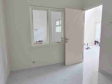 RUMAH FULL RENOVASI MURAH DI PERUMAHAN GRAND SEMANGGI RESIDANCE KEC BARUK RUNGKUT