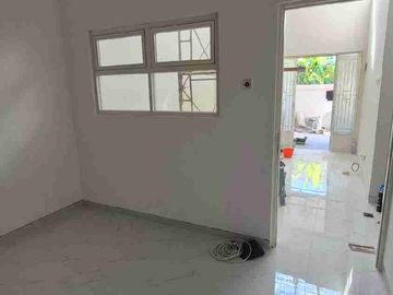 RUMAH FULL RENOVASI MURAH DI PERUMAHAN GRAND SEMANGGI RESIDANCE KEC BARUK RUNGKUT