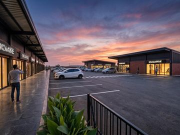Se arriendan Locales Comerciales en Stripcenter Mercado Cordillera, Camino a Los Niches, Curicó