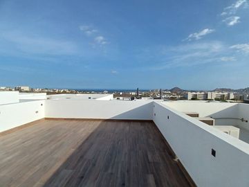 DISCOVER YOUR NEW HOME $ 779,000 USD 4 RECS | 4.5 BAÑOS | PRIVATE CLUBHOUSE | GYM | SPORTS BAR | PLAY ROOM | BIG POOL AND MORE