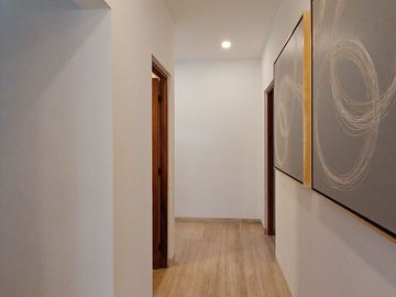 DISCOVER YOUR NEW HOME $ 779,000 USD 4 RECS | 4.5 BAÑOS | PRIVATE CLUBHOUSE | GYM | SPORTS BAR | PLAY ROOM | BIG POOL AND MORE