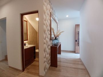 DISCOVER YOUR NEW HOME $ 779,000 USD 4 RECS | 4.5 BAÑOS | PRIVATE CLUBHOUSE | GYM | SPORTS BAR | PLAY ROOM | BIG POOL AND MORE