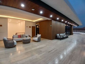 DISCOVER YOUR NEW HOME $ 779,000 USD 4 RECS | 4.5 BAÑOS | PRIVATE CLUBHOUSE | GYM | SPORTS BAR | PLAY ROOM | BIG POOL AND MORE