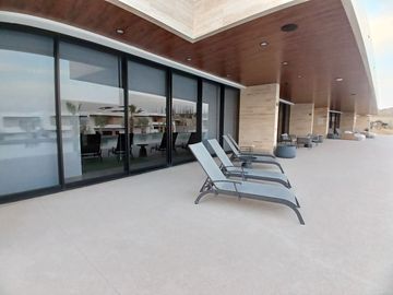DISCOVER YOUR NEW HOME $ 779,000 USD 4 RECS | 4.5 BAÑOS | PRIVATE CLUBHOUSE | GYM | SPORTS BAR | PLAY ROOM | BIG POOL AND MORE
