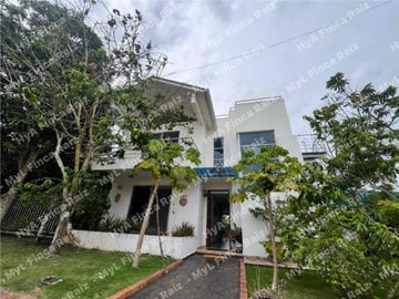Venta de casa en condominio cerrado en Anapoima