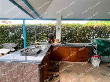 Venta de casa en condominio cerrado en Anapoima