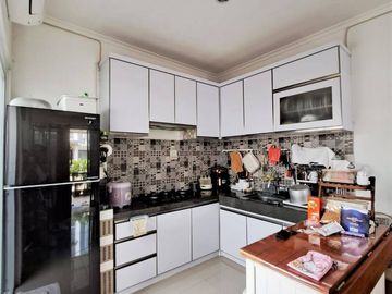 DIJUAL RUMAH MODERN CANTIK SEMI FURNISH GRAHA BINTARO (DM98)