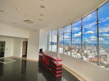 LOCAL COMERCIAL EN VENTA SECTOR ANTONIA SANTOS EDIFICIO FENIX CENTER  BUCARAMANGA