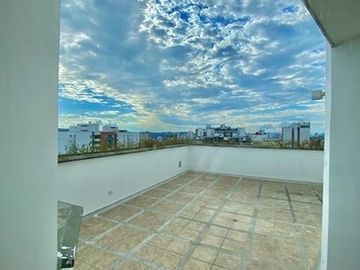 LOCAL COMERCIAL EN VENTA SECTOR ANTONIA SANTOS EDIFICIO FENIX CENTER  BUCARAMANGA