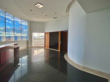 LOCAL COMERCIAL EN VENTA SECTOR ANTONIA SANTOS EDIFICIO FENIX CENTER  BUCARAMANGA