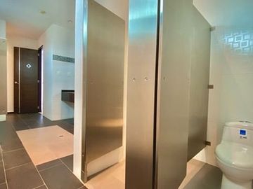 LOCAL COMERCIAL EN VENTA SECTOR ANTONIA SANTOS EDIFICIO FENIX CENTER  BUCARAMANGA