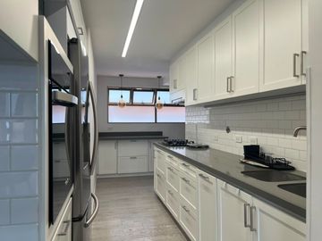 Apartamento AMOBLADO en arriendo en El Campestre. El Poblado