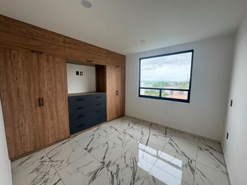 Espectacular Casa en Venta en Fracc. LomAlta, Morelia | Diseño Moderno, Roof Garden y Amenidades Premium  Vive con comodidad, seguridad y exclusividad