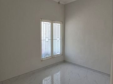 Rumah renovasi total siap huni di Grand Semanggi Residence Surabaya