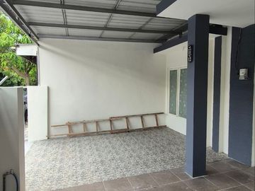 Rumah renovasi total siap huni di Grand Semanggi Residence Surabaya