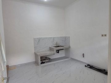 Rumah renovasi total siap huni di Grand Semanggi Residence Surabaya
