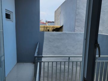 Rumah baru 2 lantai di Ploso Timur, Kalijudan