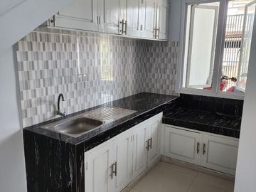 Rumah baru 2 lantai di Ploso Timur, Kalijudan