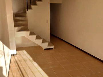 CASA EN VENTA EN FRACC. HACIENDA SANTA CLARA, PUEBLA.