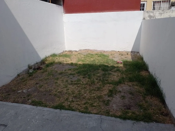 CASA EN VENTA EN FRACC. HACIENDA SANTA CLARA, PUEBLA.