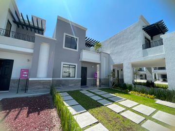 Diseño Moderno, Patio Trasero y Cocina Equipada | ¡Conócela!