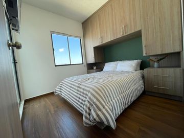 Diseño Moderno, Patio Trasero y Cocina Equipada | ¡Conócela!