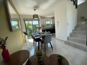 Diseño Moderno, Patio Trasero y Cocina Equipada | ¡Conócela!