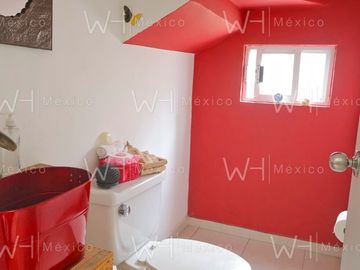 VENTA DE CASA EN FRACCIONAMIENTO LOMAS URBI, CALIMAYA EDO. DE MEX