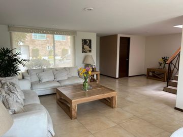 CASA EN VENTA DENTRO DE FRACCIONAMIENTO