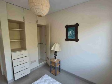 VENTA CASA EN CONDOMINIO CON TERRAZA EN GERANIOS - Frente a Parque