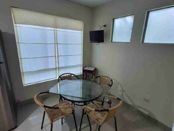 VENTA CASA EN CONDOMINIO CON TERRAZA EN GERANIOS - Frente a Parque