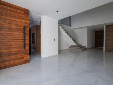 CASA EN VENTA EN FRACCIONAMIENTO LOMAS DE ANGELOPOLIS, PUEBLA.