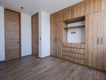 CASA EN VENTA EN FRACCIONAMIENTO LOMAS DE ANGELOPOLIS, PUEBLA.