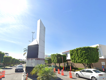 CASA EN VENTA EN FRACCIONAMIENTO LOMAS DE ANGELOPOLIS, PUEBLA.