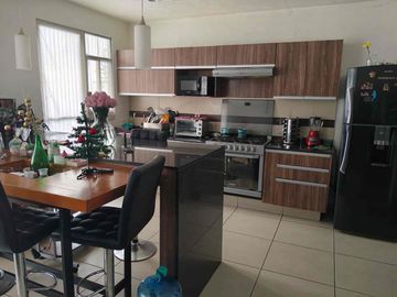 se vende casa en Fracc Lartessi en Altozano