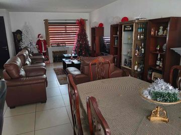 se vende casa en Fracc Lartessi en Altozano