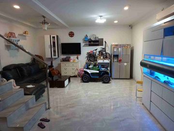 Dijual Rumah hdp timur dan taman, Citra garden 2 ex