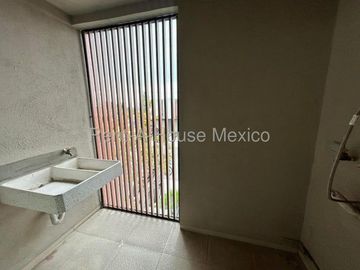 Planta alta de duplex se renta en zakia 2 recmaras 2 baños 1 auto-ver descripcion