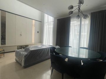 Disewakan Rumah Full Furnish Dekat Kawasan Pendidikan & Kuliner di The Zora BSD City