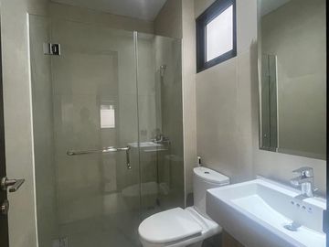 Disewakan Rumah Full Furnish Dekat Kawasan Pendidikan & Kuliner di The Zora BSD City