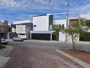 VENTA DE CASA EN Alameda del Rio 338 Colonia: Lomas del Tecnológico San Luis Potosí. C.P. 78215 San Luis Potosí