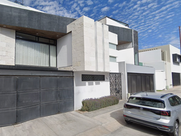 VENTA DE CASA EN Alameda del Rio 338 Colonia: Lomas del Tecnológico San Luis Potosí. C.P. 78215 San Luis Potosí