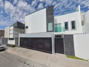 VENTA DE CASA EN Alameda del Rio 338 Colonia: Lomas del Tecnológico San Luis Potosí. C.P. 78215 San Luis Potosí
