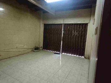 Rumah 2 Lantai Lokasi Strategis Dekat Stasiun Bekasi  Timur di Aren Jaya Bekasi Timur