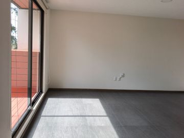 Casa en Renta en La Carcaña, San Andrés Cholula, con Alberca Techada y Suite Principal con Balcón