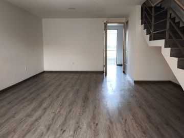 Casa en Renta en La Carcaña, San Andrés Cholula, con Alberca Techada y Suite Principal con Balcón