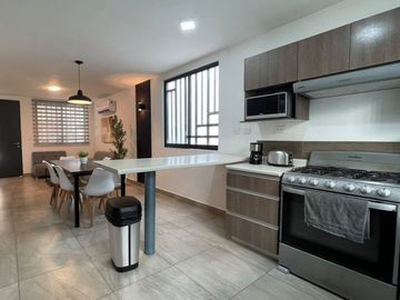 Habitación en renta. Exclusivo para estudiantes DAMAS. Fracc. Valle del Jaguar. Villahermosa, Tabasco.